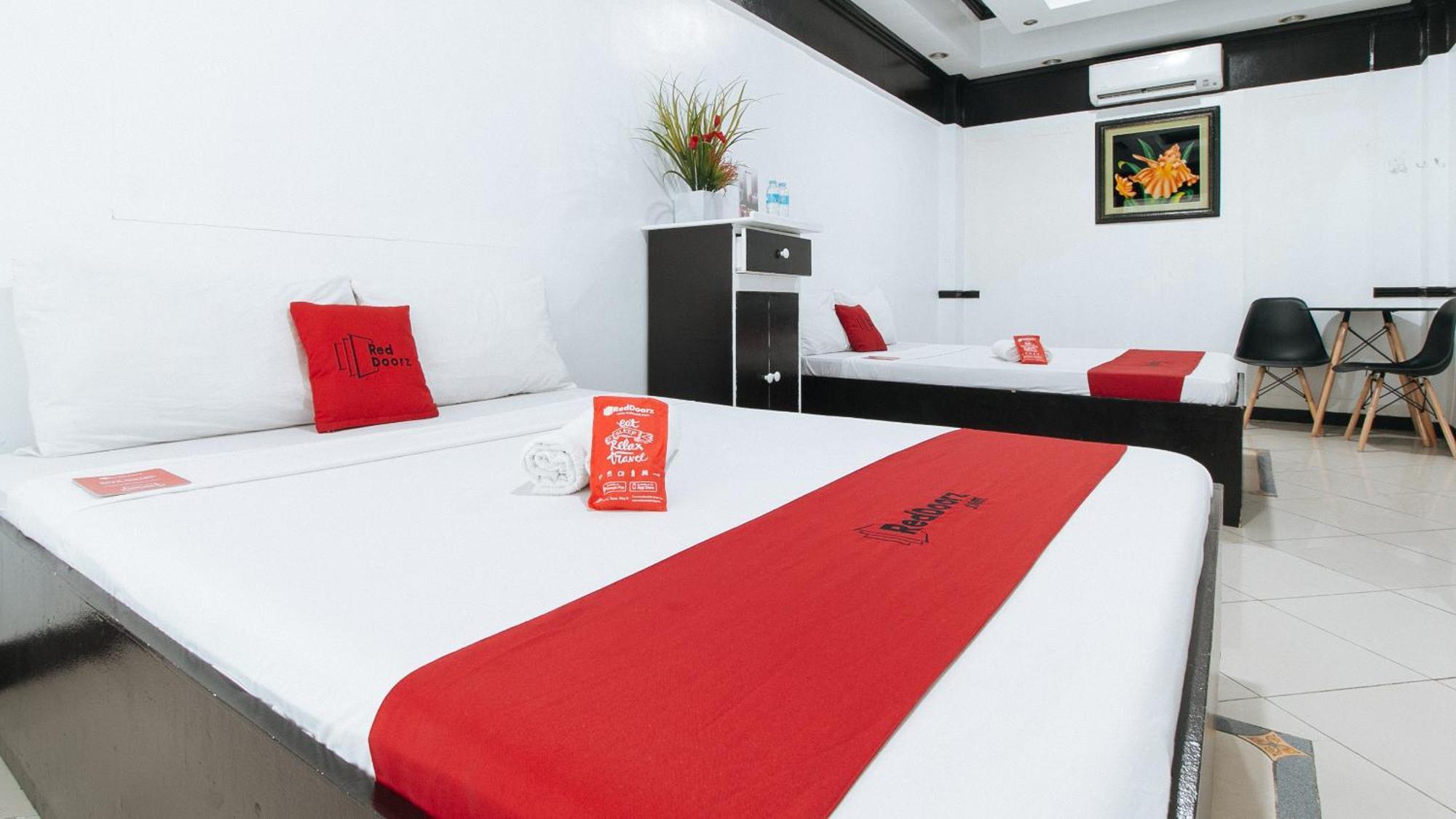 Reddoorz At Plus Villa Gloria Taguig Exteriör bild