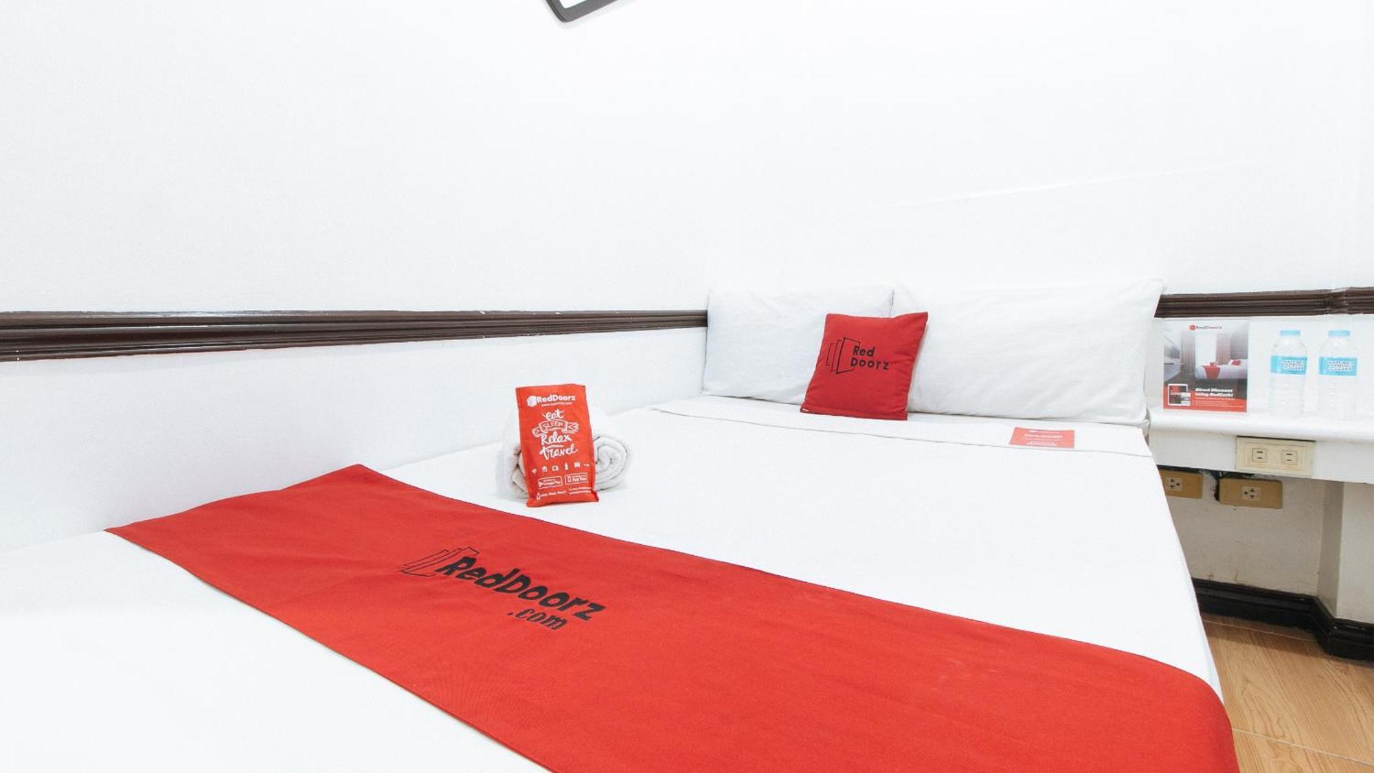 Reddoorz At Plus Villa Gloria Taguig Exteriör bild