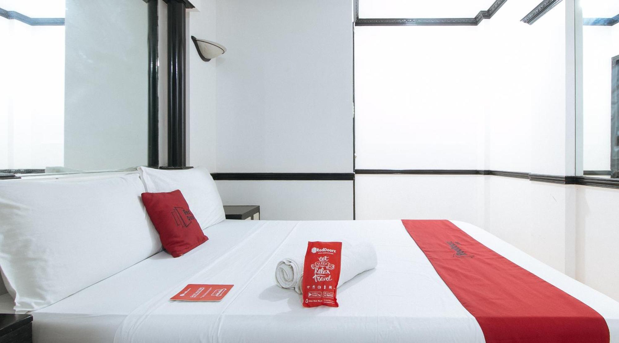Reddoorz At Plus Villa Gloria Taguig Exteriör bild