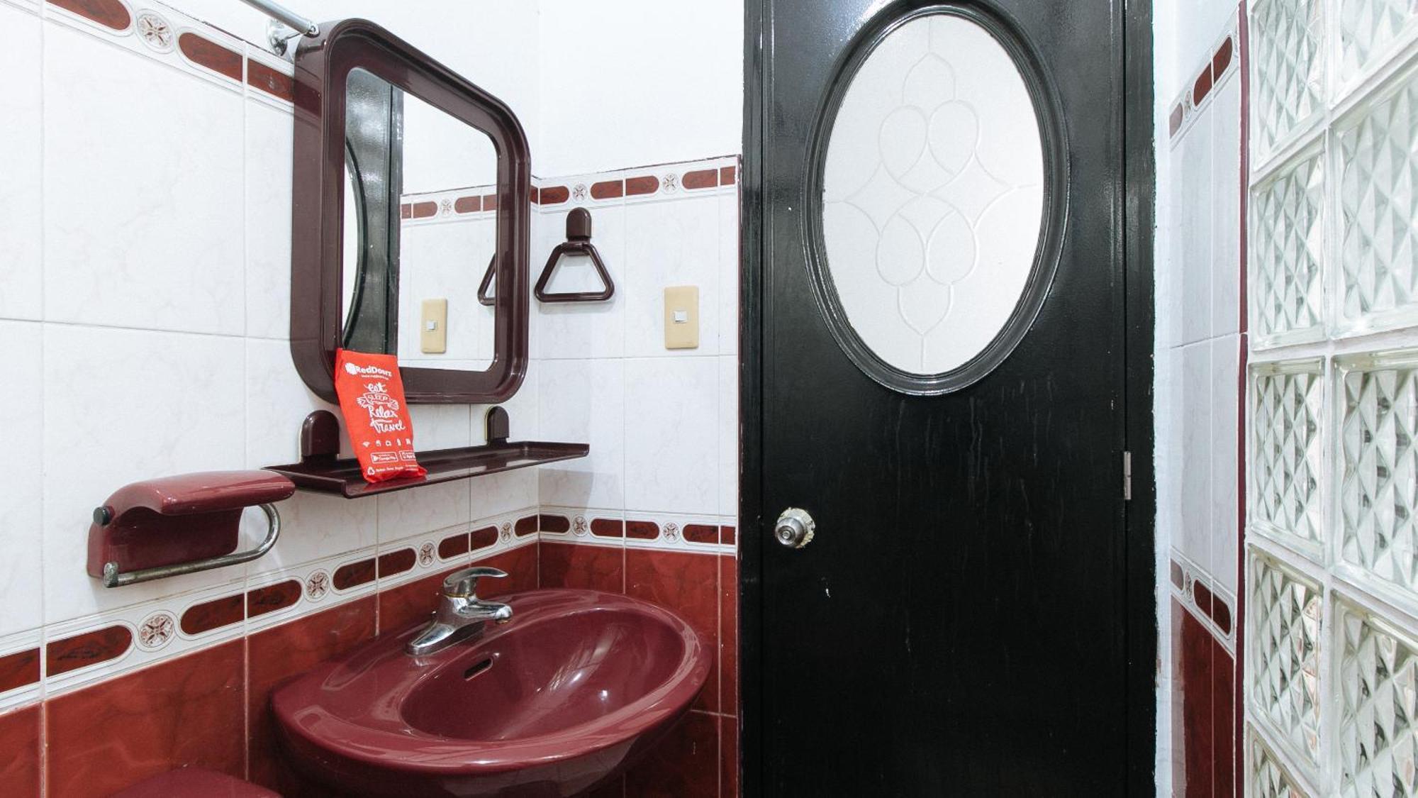 Reddoorz At Plus Villa Gloria Taguig Exteriör bild