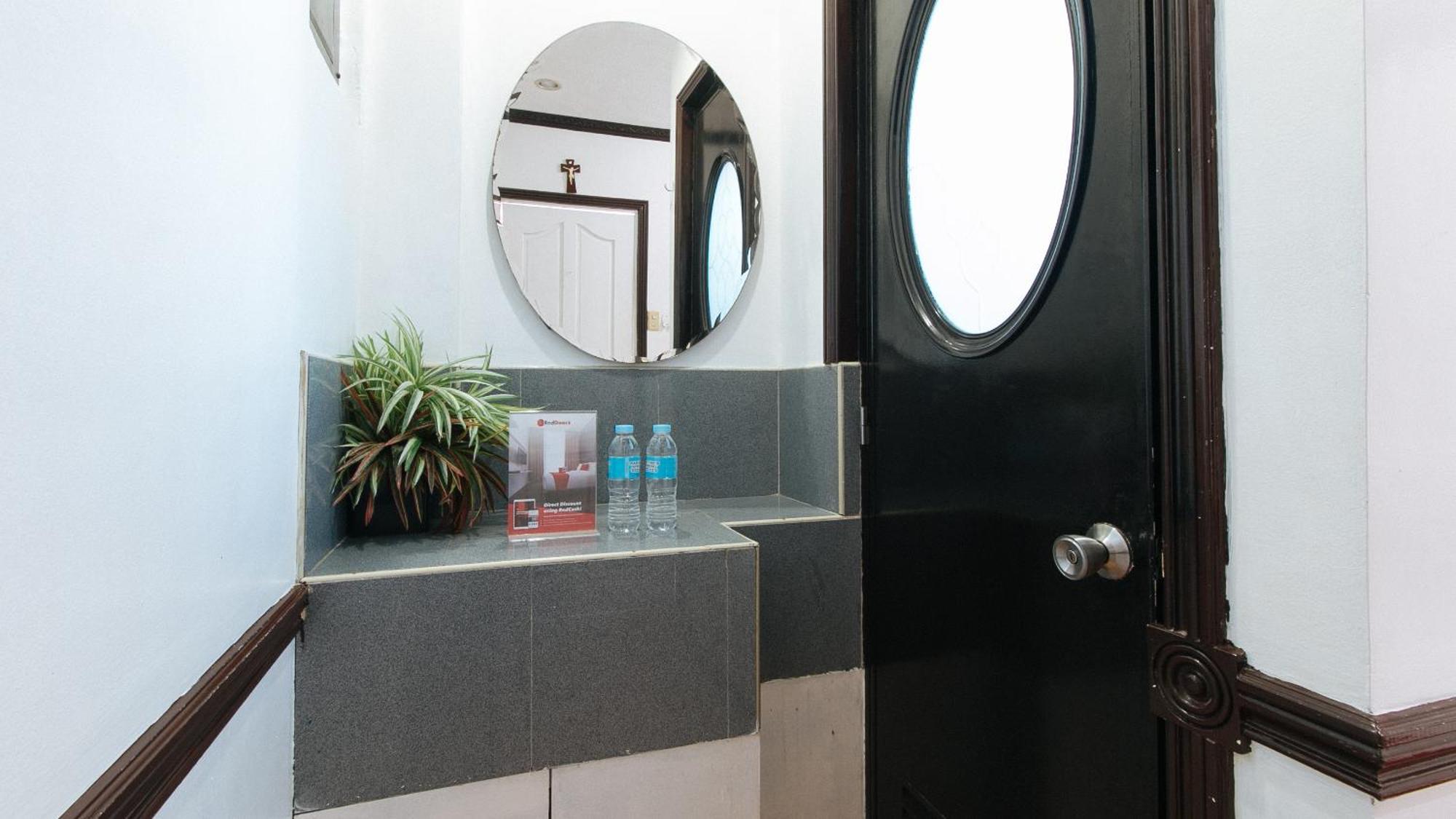 Reddoorz At Plus Villa Gloria Taguig Exteriör bild